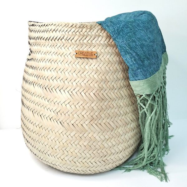 Cesta grande natural com pegas