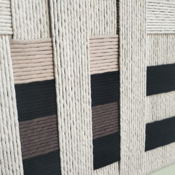 Quadro com fio de algodão natural/preto