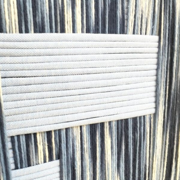 Quadro com fio de algodão azul