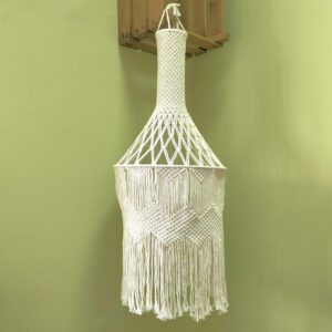 Candeeiro de teto artesanal em macramé