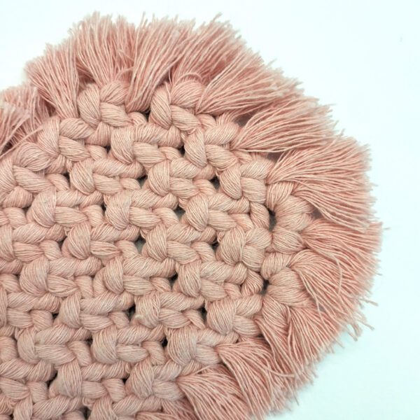 Base multiusos em macramé rosa