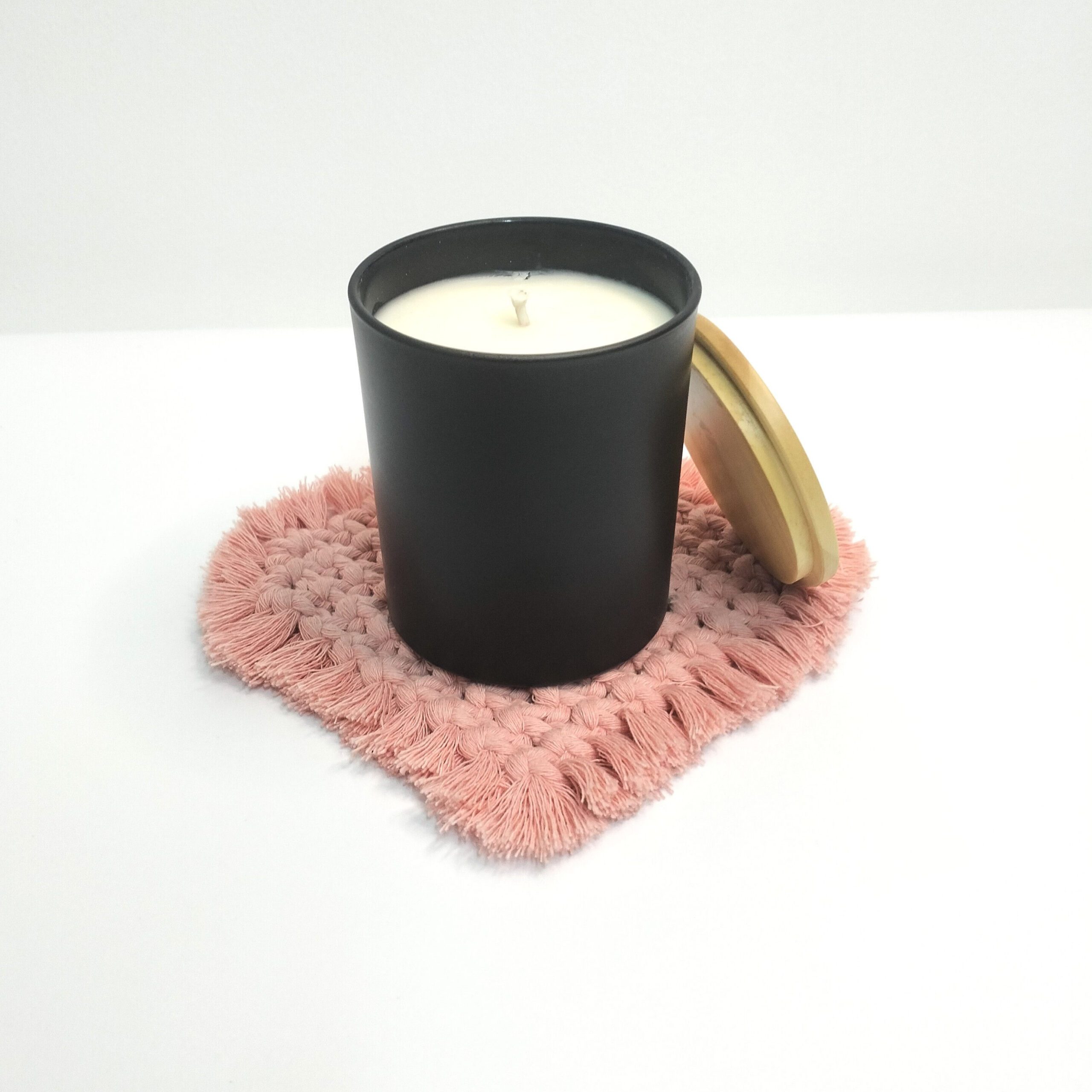 Base multiusos em macramé rosa