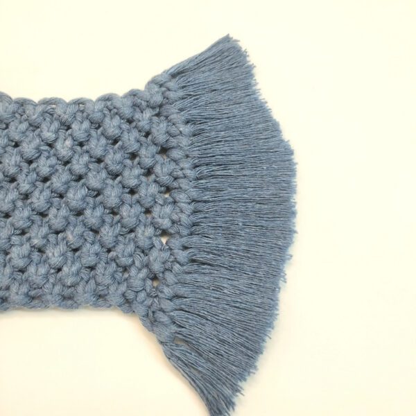 Base multiusos em macramé azul