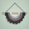 Meia mandala em macramé
