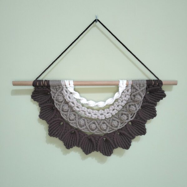 Meia mandala em macramé