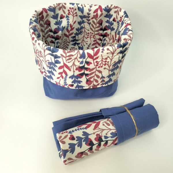 Cesto azul e bordeaux