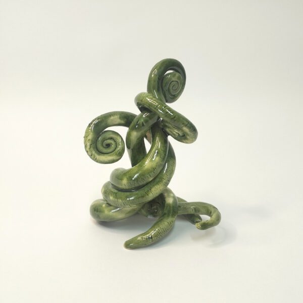 Escultura torcida verde