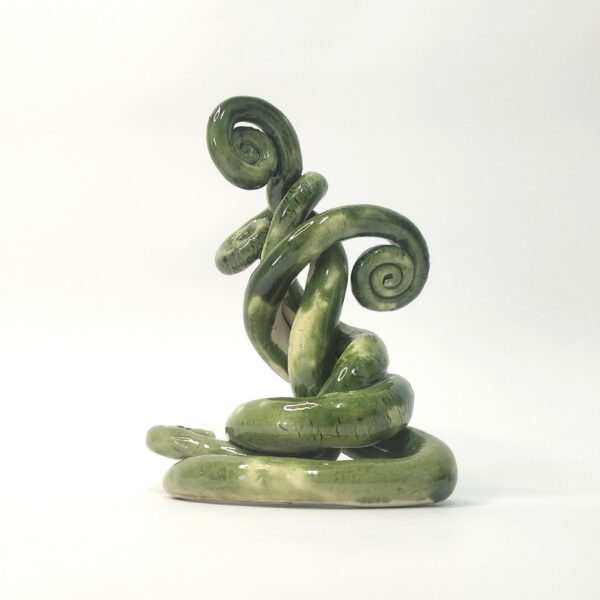 Escultura torcida verde