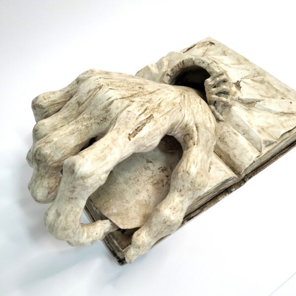 Escultura Maria Gancha