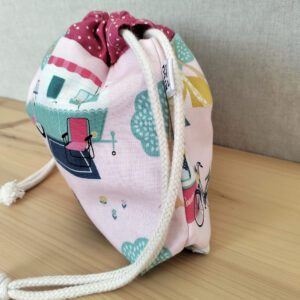 Bolsa em tecido de algodão rosa com padrão camping vintage