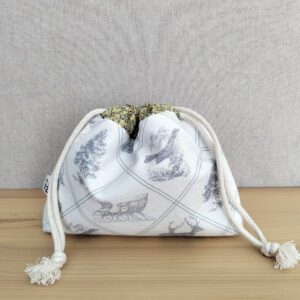 Bolsa em tecido de algodão com padrão de floresta