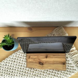 Suporte para tablet em madeira de sobreiro